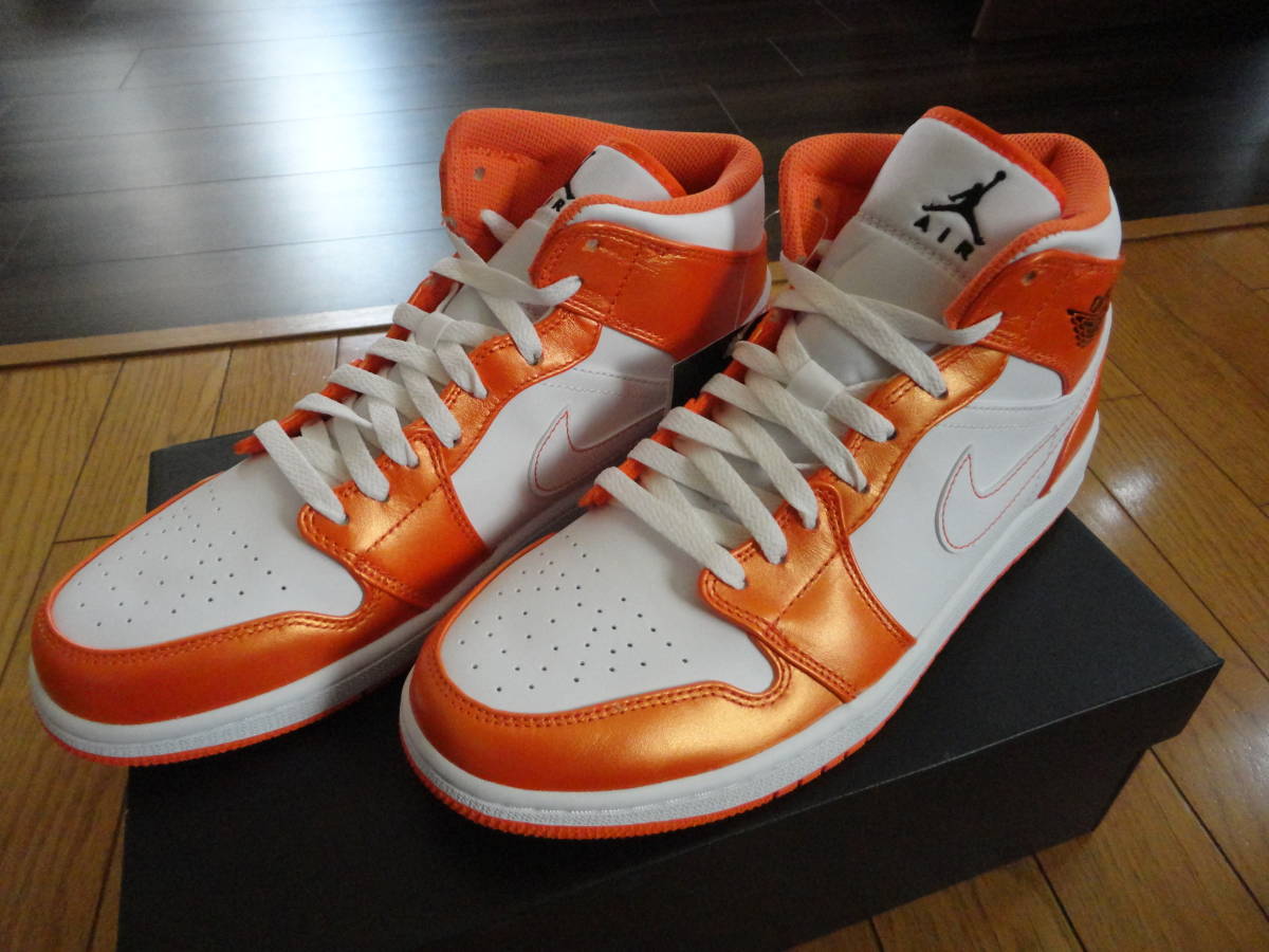 ★　ナイキ　エアジョーダン 1 ミッド 　AIR JORDAN 1 MID SE　＜２７．５㎝＞　ホワイト/オレンジ　★