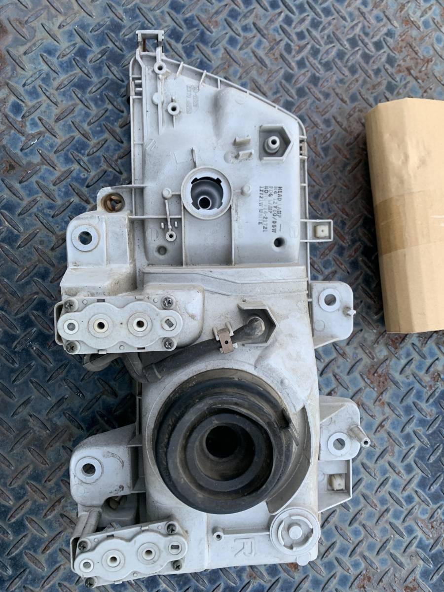 新品， 送料無料 ISUZU いすゞ純正 NHS69 NKR66 エルフ ハロゲン ヘッドライト ヘッドランプ 右側 運転席側　