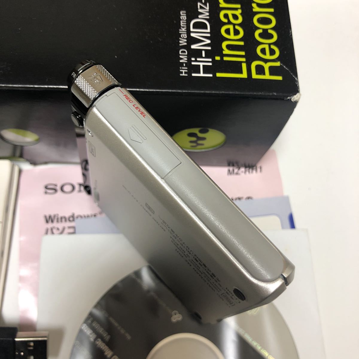 【ジャンク】SONY/ソニー ウォークマン リニアPCM/MDレコーダー Hi-MD MZ-RH1 MD SONY ソニー PCM録音機能搭載 ☆1円 :