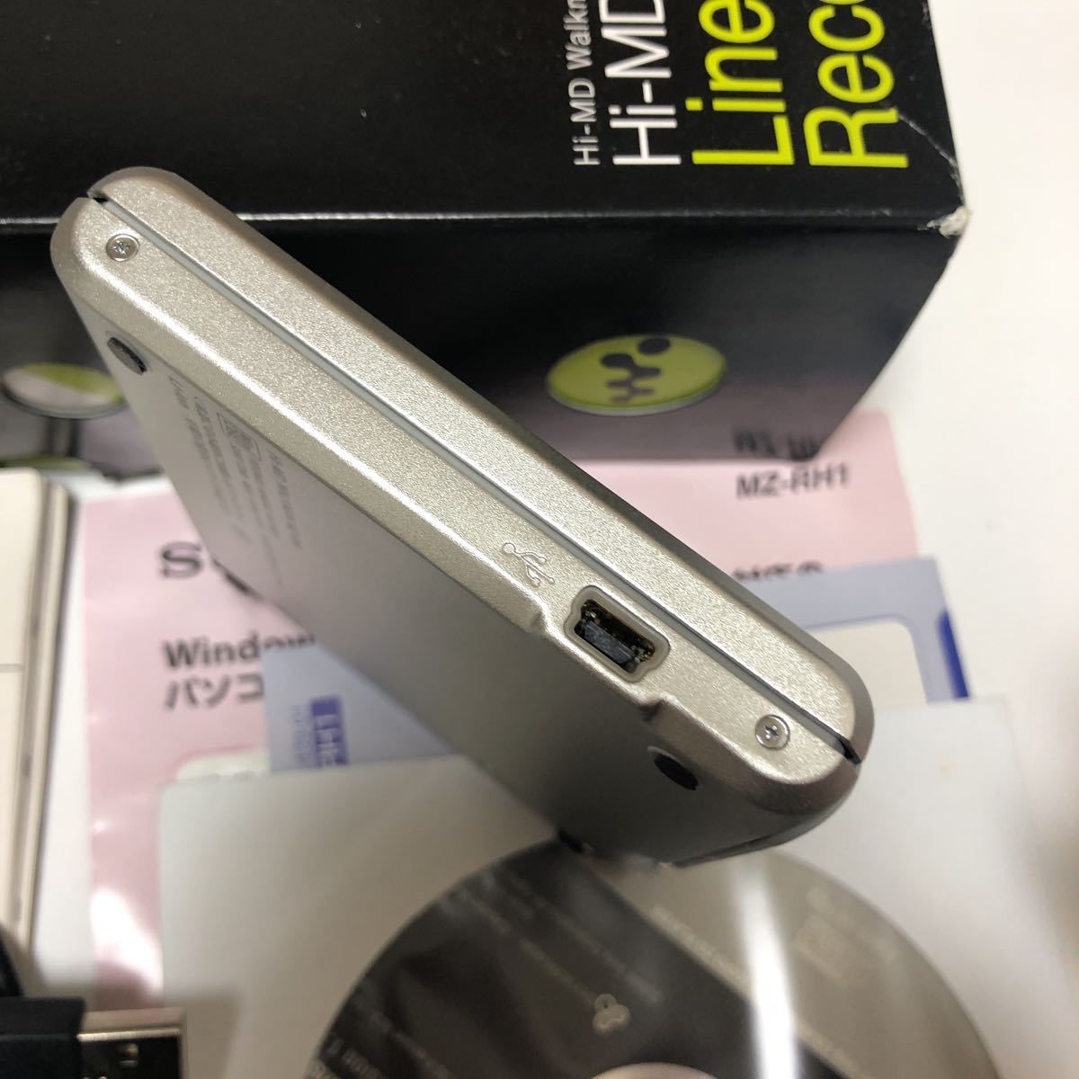 【ジャンク】SONY/ソニー ウォークマン リニアPCM/MDレコーダー Hi-MD MZ-RH1 MD SONY ソニー PCM録音機能搭載 ☆1円 :
