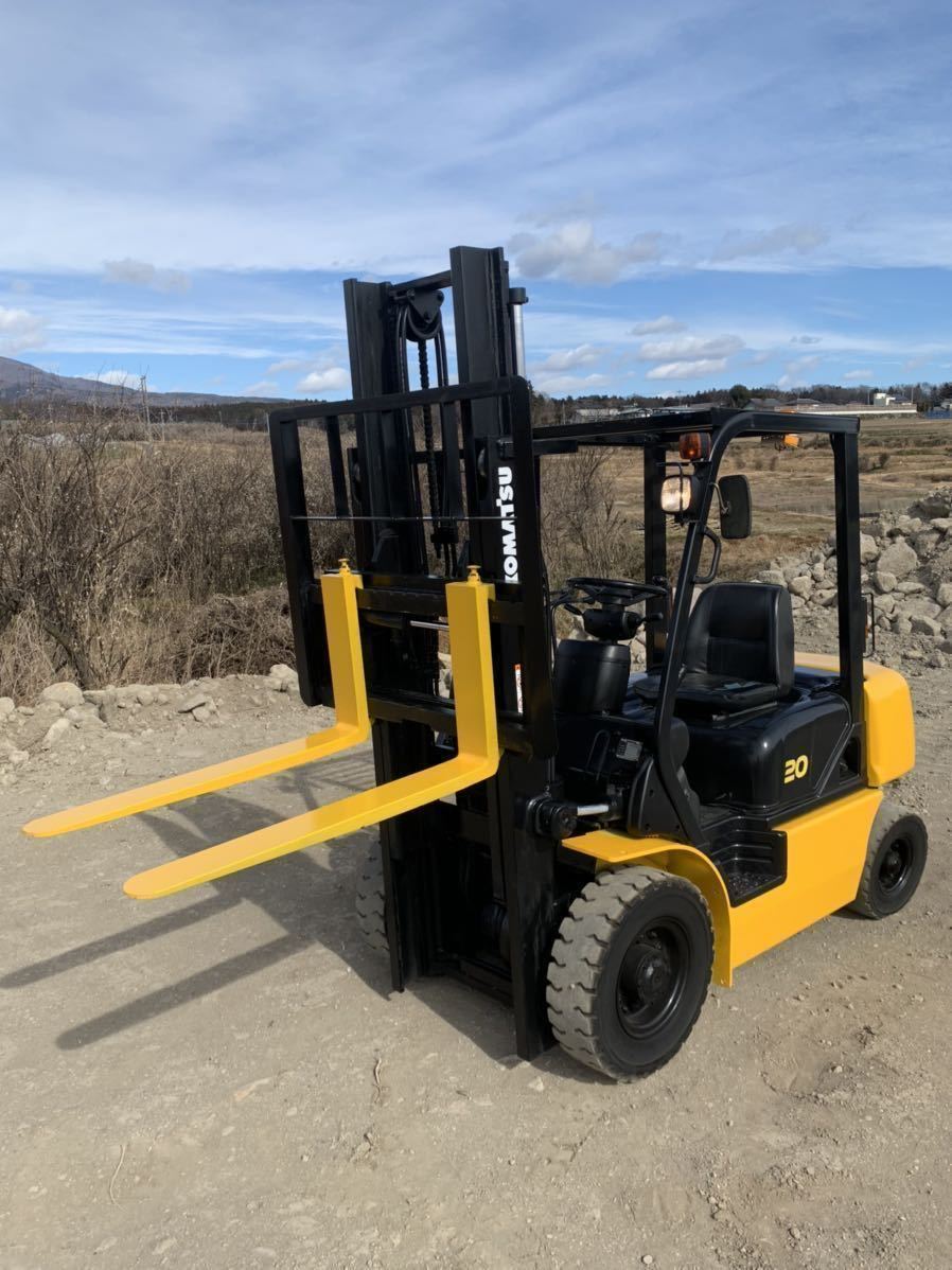 KOMATSU 2tフォークリフト FG20C-12 シート新品！ ノーパンクタイヤ！