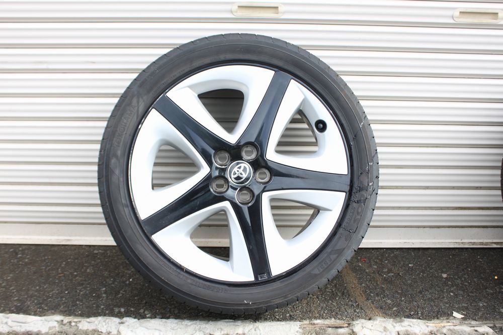 17インチ トヨタ 50プリウス純正 215/45R17 7J+50 100 中古 