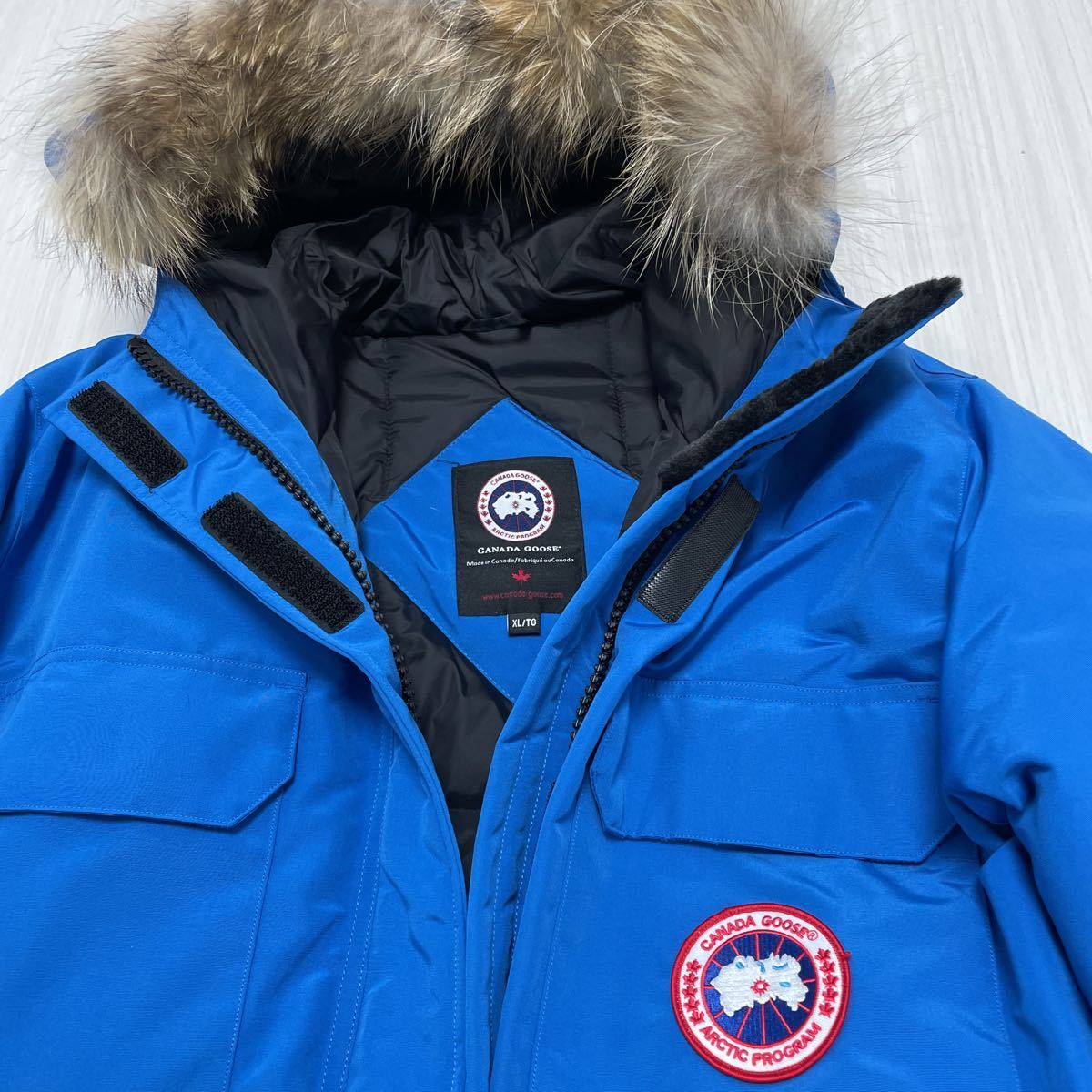 カナダグース 数回着用のみ 中古美品 青 XL CANADA カナダグース カナダグース 数回着用のみ 中古美品 青 XL CANADA カナダグース