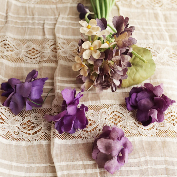 5 アンティーク ヴィンテージ 布花 帽子飾り すみれ パープル系 花束 ドール リメイク Usa 菫 スミレ 装飾 ディスプレイ シャビー ビスクドール 売買されたオークション情報 Yahooの商品情報をアーカイブ公開 オークファン Aucfan Com