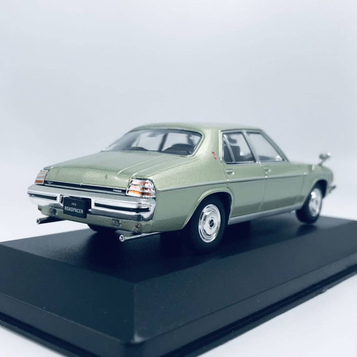 First43 1 43 1975年型 Ra13s系 マツダ ロードペーサー 4ドアセダン 13bロータリー 乗用車 売買されたオークション情報 Yahooの商品情報をアーカイブ公開 オークファン Aucfan Com