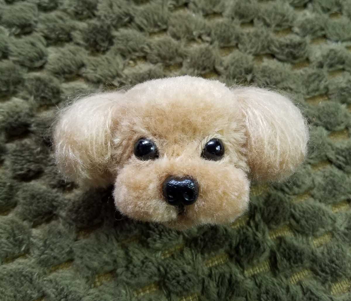 動物ぽんぽんハンドメイド トイプードルのブローチ 羊毛フェルト 売買されたオークション情報 Yahooの商品情報をアーカイブ公開 オークファン Aucfan Com