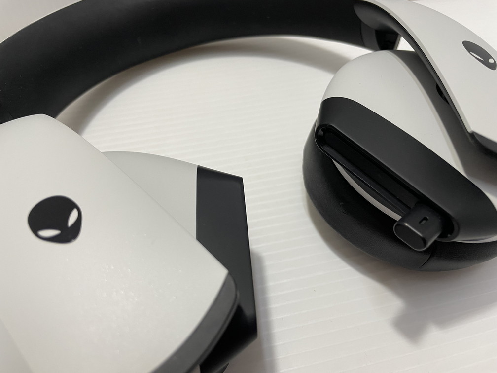 Kd44 Alienware エイリアンウェア 510h Lunar Light ルナライト White Silver 有線 ゲーミングヘッドセット ヘッドフォン 売買されたオークション情報 Yahooの商品情報をアーカイブ公開 オークファン Aucfan Com