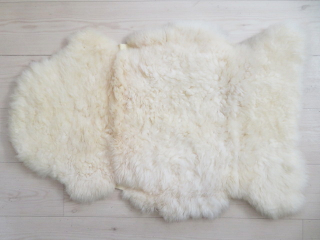 100%新品，本物保証 M02 BOWRON ボーロン ムートン ラグマット 88&times;57cm(ラグ一般)｜売買されたオークション情報、yahooの商品情報をアーカイブ公開 - オークファン ラグ一般