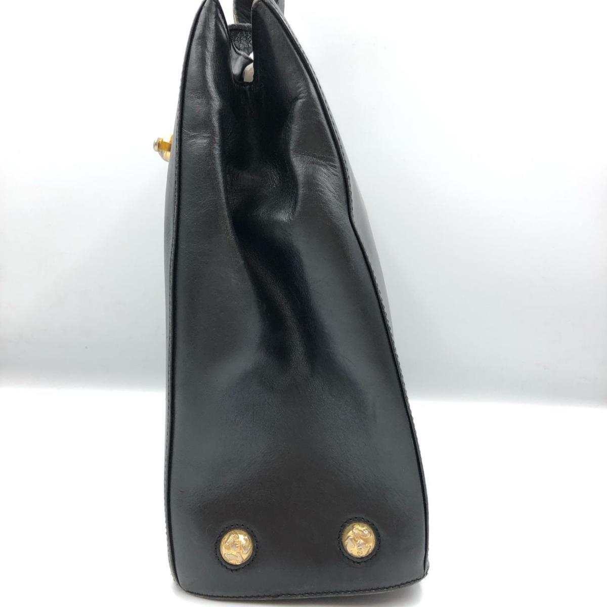 フェラガモ ゴールド金具 ショルダーバッグ レザー 黒 ショルダー 