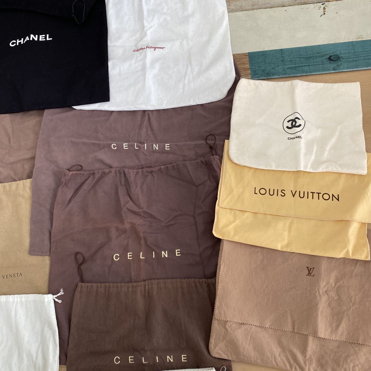 LOUIS VUITTON CHANEL ロエベ YSL GUCCI BVLGARI FENDI Dior celine PRADA Burberry 袋 布袋 まとめ売り ブランド BOTTEGA VENETA 保存袋 Louis Luxury Saint 0 Century Why