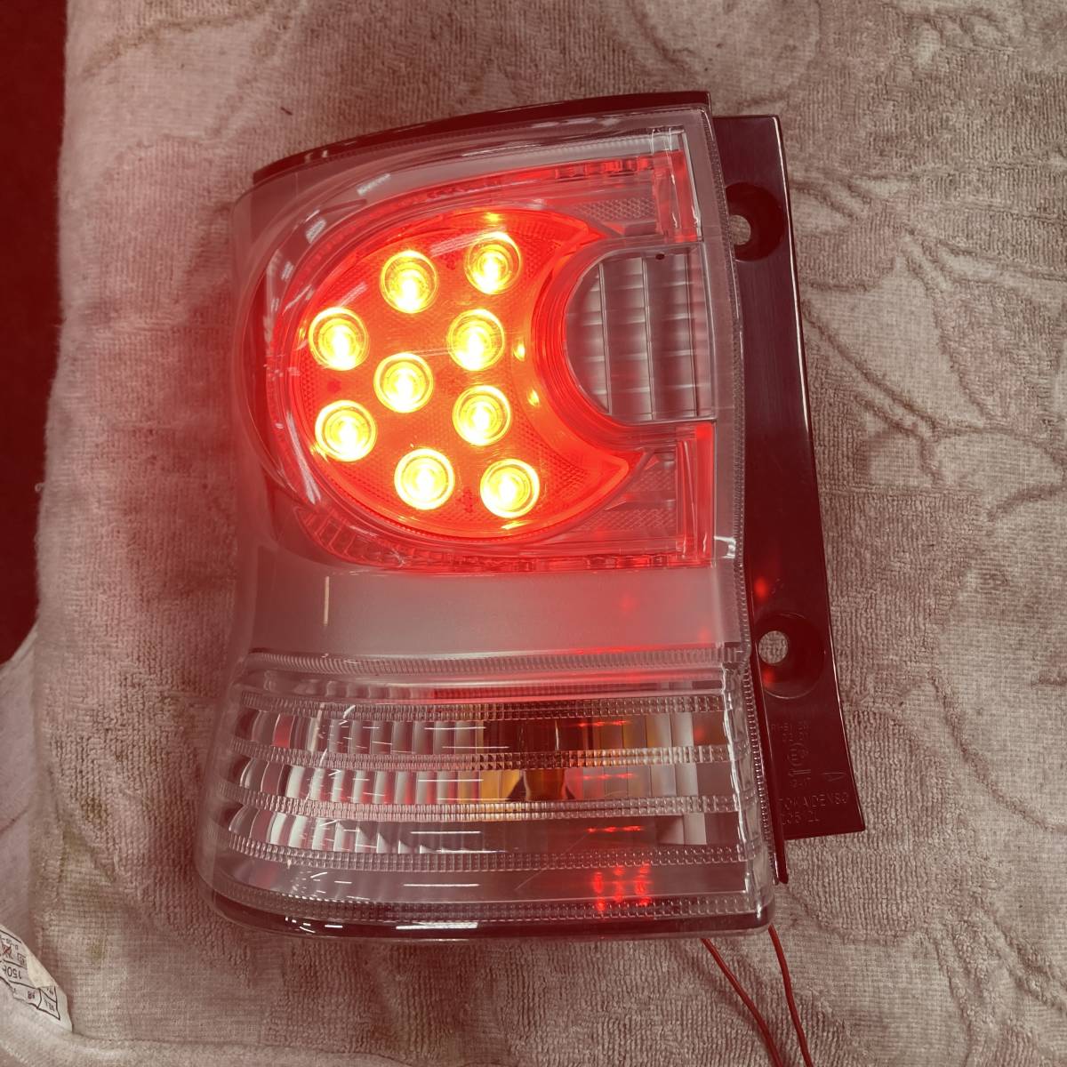 最安値，SALE タントカスタム X L375S 左 テールランプ テールライト トーカイデンソー 20512 LED A0162(テールライト)｜売買されたオークション情報、yahooの商品情報をアーカイブ公開 - オークファン ダイハツ用
