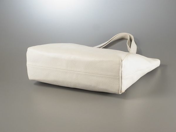 MD5367△*キタムラ/Kitamura/横浜元町*Kロゴ*ポーチ付き*A4対応*レザー