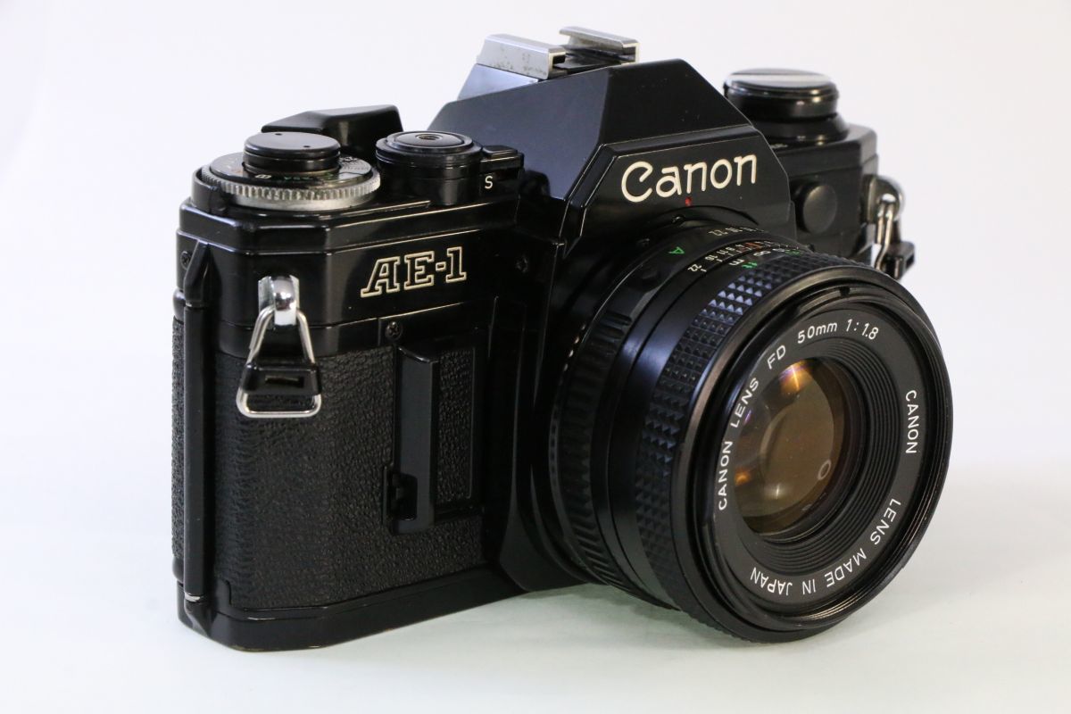 キヤノン Canon AE-1 ブラック + NEW FD 35-70mm F3.5-4.5 MACRO ☆完