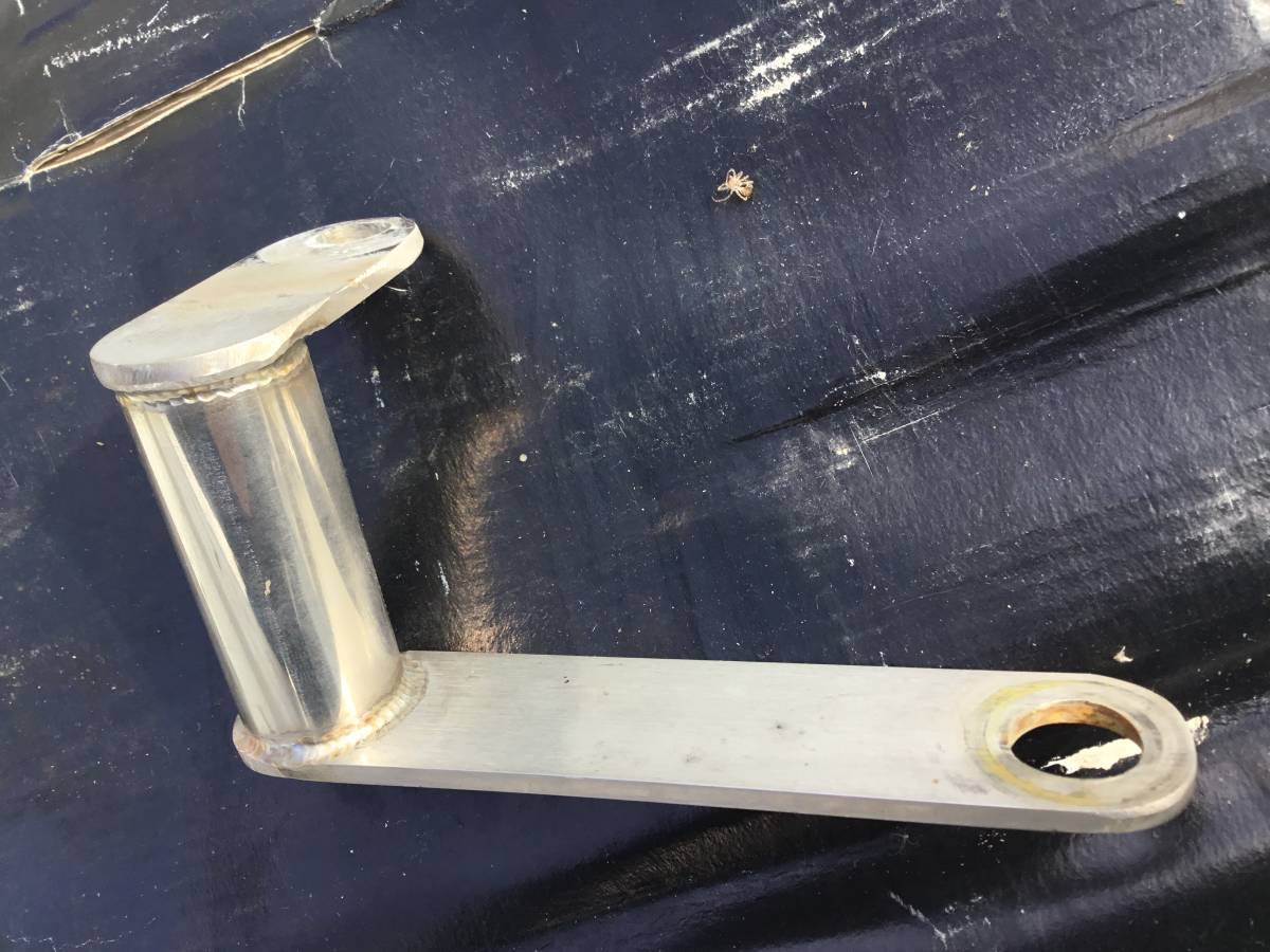 新発売!! FUSO スーパーグレート アンテナステー ガッチリ固定 FS-SG 新発売!! FUSO スーパーグレート　アンテナステー