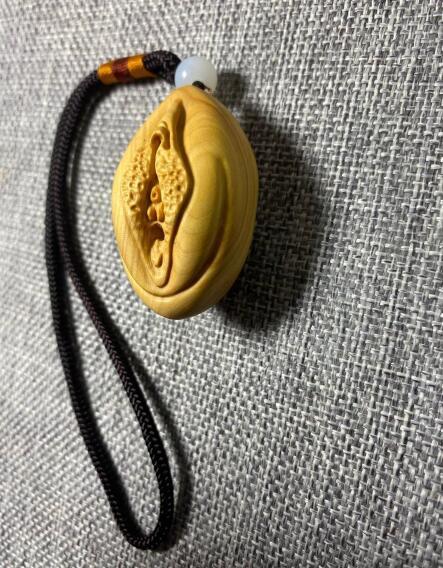古美術 縁起物 根付 女性器 女陰 春画 子宝 男根 サイズ約4.5×3cm