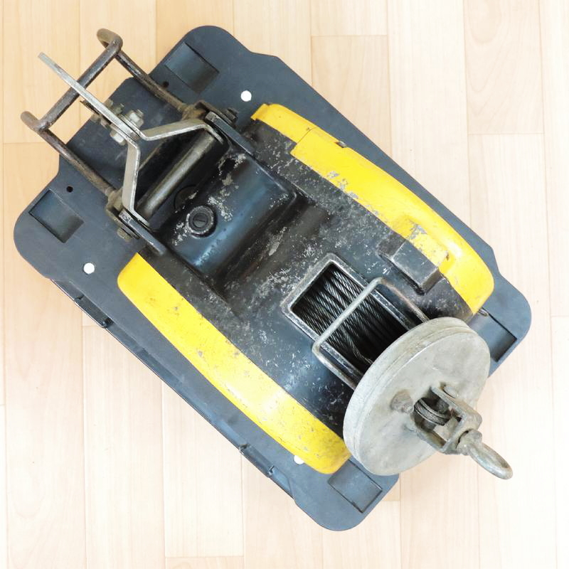 RYOBI リョービ 小型ウインチ WI-61C 最大巻上荷重：60kg 揚程：20m ホイスト クレーン 荷揚げ 100V 50/60Hz ■動作確認済■ 領収証発行可 リョービ WI-61C RYOBI 揚程：30m RYOBI（リョービ）荷重60kg 100vの通販