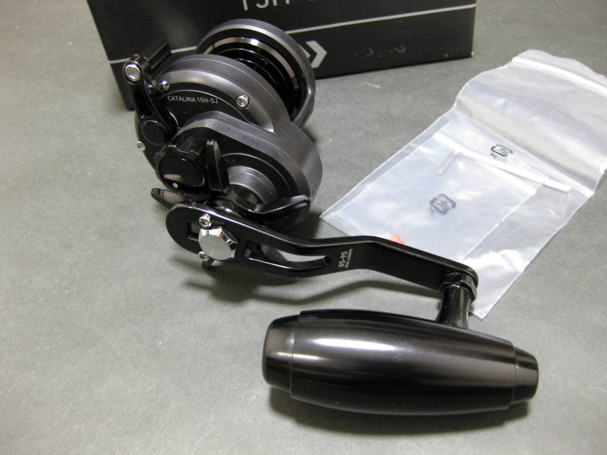 未使用 即決 ￥27800 ダイワ 19 キャタリナ 15H-SJ ベイト スロージギング スローピッチ 中深海 青物 アカムツ ベイトリール 右ハンドル /F