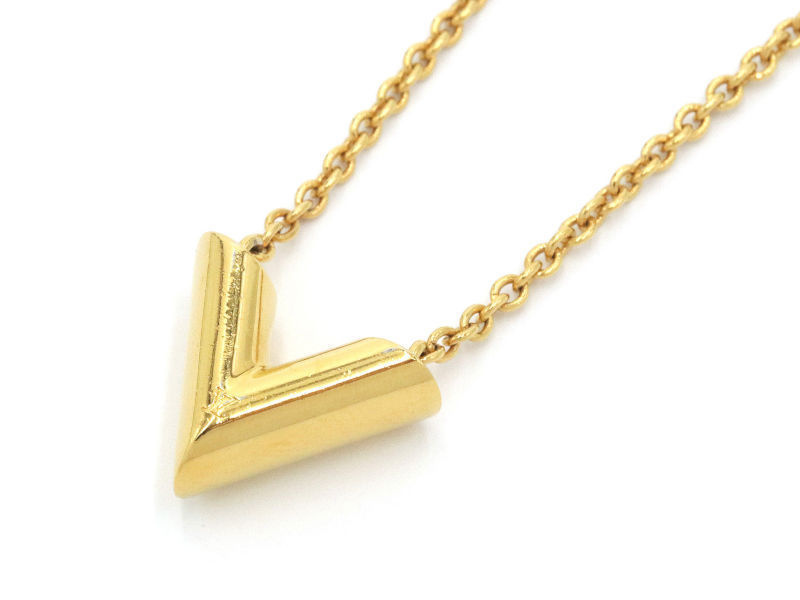 【最安値，HOT】 ルイヴィトン ネックレス エセンシャルV M61083 GP ゴールド ペンダント イニシャル アクセサリー(ネックレス、ペンダント、チョーカー)｜売買されたオークション情報、yahooの商品情報をアー ネックレス、ペンダント、チョーカー