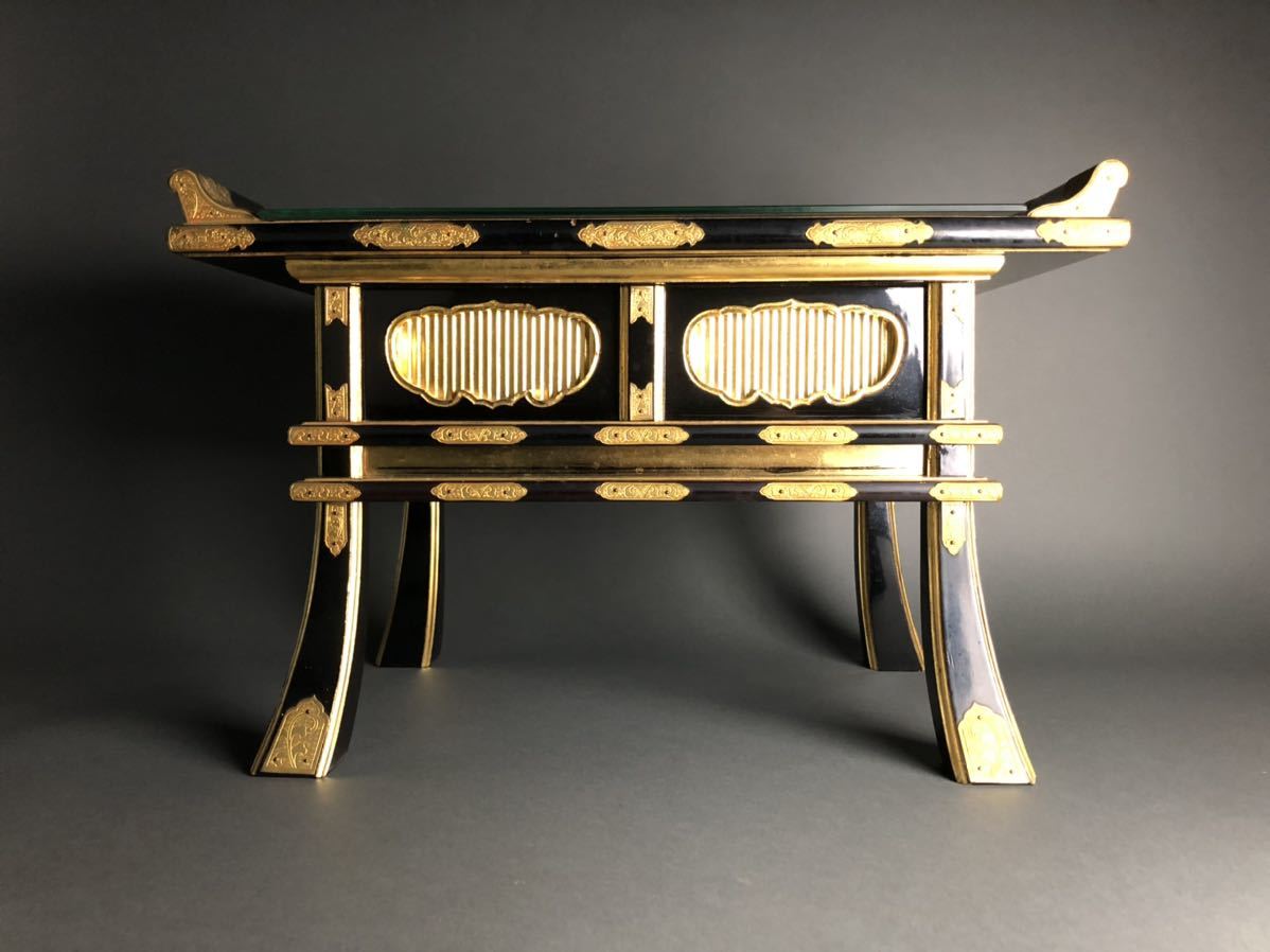 収集品　上卓　前卓　純金箔　四方裏金　木製　状態良好　幅23.2㎝　仏壇　仏具（A3-1）　4255　M