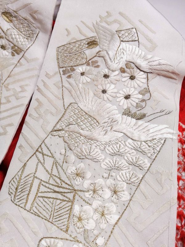 ★きものさらさ　アンティーク着物帯★長襦袢　振袖用　豪華日本刺繍半衿付き　鶴　鳥　大正ロマン　正絹　絞り　赤　リメイク　古布 アンティーク着物帯☆長襦袢 刺繍 赤 アンティーク着物帯 きものさらさ -「アンティーク刺繍半襟」の落札相場・落札価格