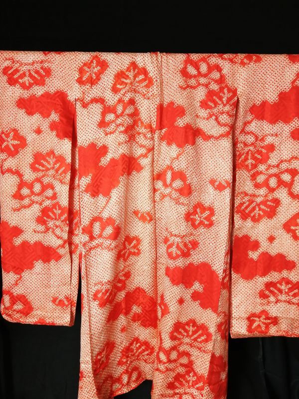 ★きものさらさ　アンティーク着物帯★長襦袢　振袖用　豪華日本刺繍半衿付き　鶴　鳥　大正ロマン　正絹　絞り　赤　リメイク　古布 アンティーク着物帯☆長襦袢 刺繍 赤 アンティーク着物帯 きものさらさ -「アンティーク刺繍半襟」の落札相場・落札価格