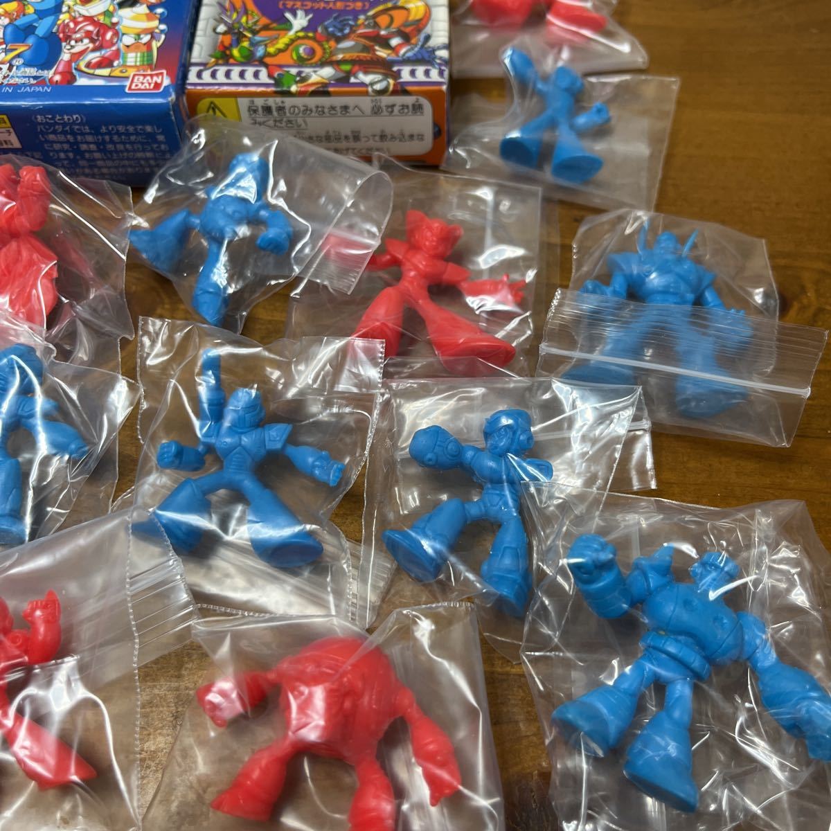 バンダイ カプコン ロックマンフィギュア ガチャ 食玩 大量 1995年製 