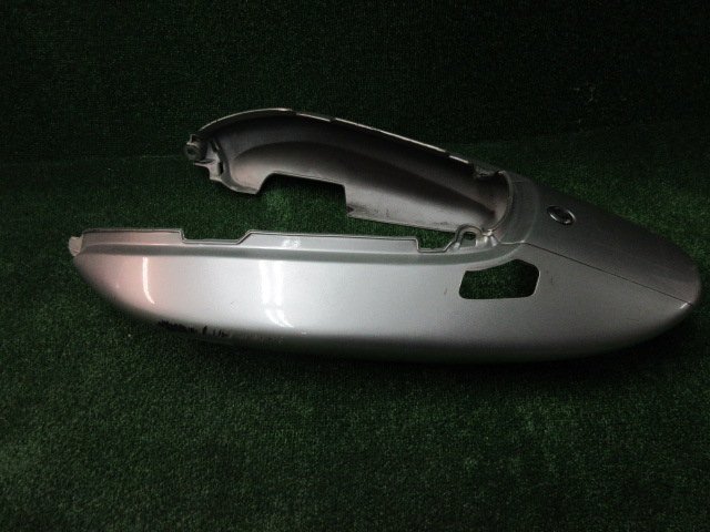 人気，SALE ホンダ ホーネット250 MC31 中期 後期 リアカウル 77213-KEA-3000 フォースシルバーメタリック 左ガリキズあり 2022.3.17.K.1-I3-1(リア)｜売買されたオークション情報、yahooの商品情報をアーカイブ公開 ホンダ用