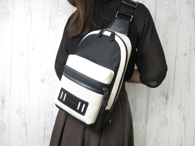 タイムセールサービス価格超美品COACH ボディバッグ 黒 極美品 COACH コーチ ボディバッグ ショルダーバッグ バッグ レザー