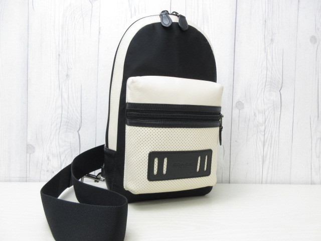 極美品 COACH コーチ ボディバッグ ショルダーバッグ バッグ レザー