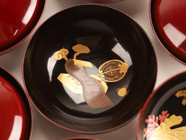 吸物椀 K121302 茶懐石道具 黒塗金蒔絵 蓋裏図替漆器 伝統