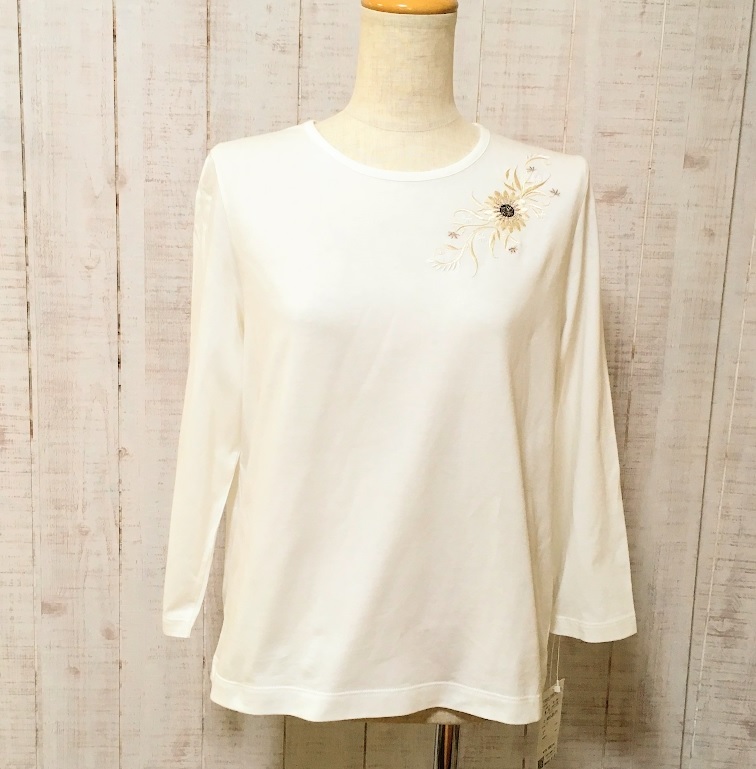 数量限定，豊富な ya553 現品限り ^^ 定19 000円 馬里邑 Catolin カトリン M L 長袖 オフホワイト 刺繍(Mサイズ)｜売買されたオークション情報、yahooの商品情報をアーカイブ公開 - オークファン Mサイズ