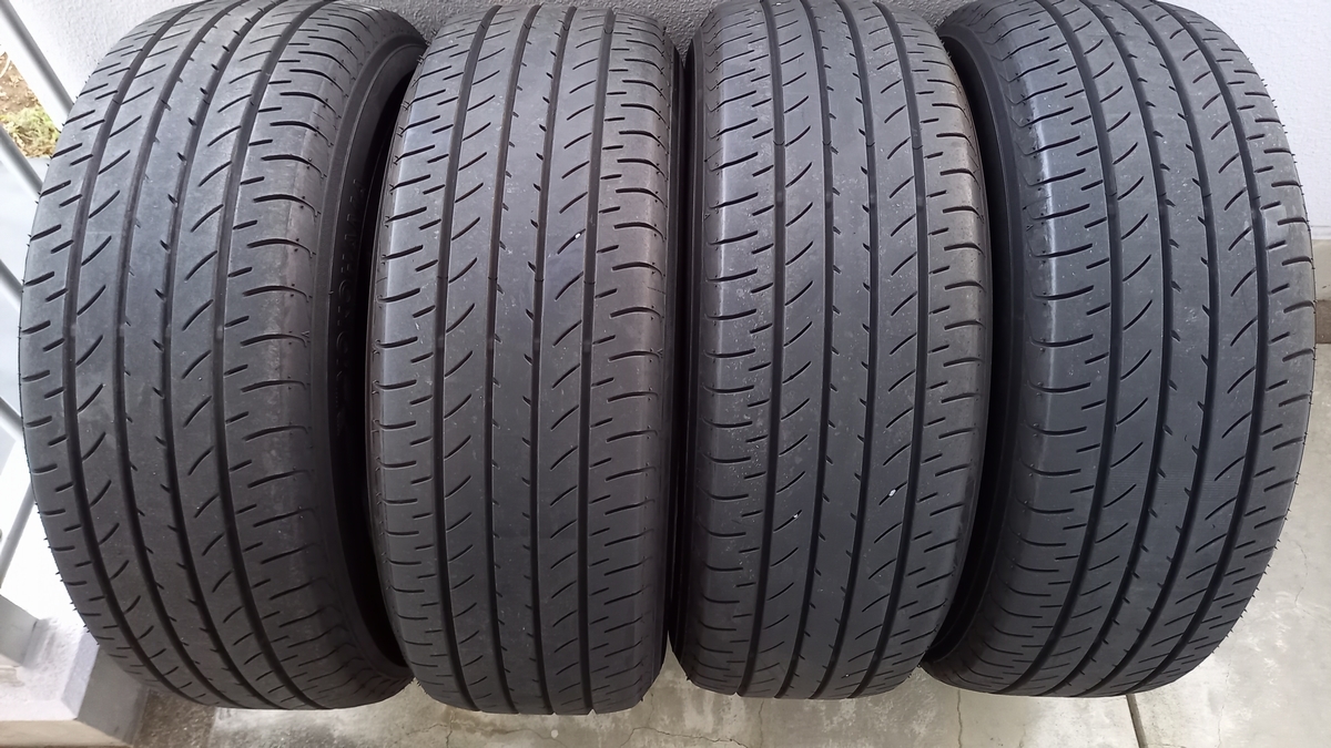 225⁄60R18 Yokohama XL 104V BluEarth R18 225⁄60 V905 YOKOHAMA E51A 