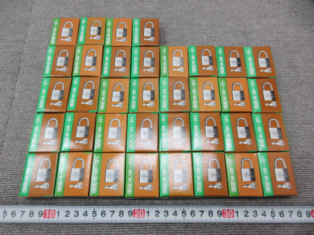 人気定番，定番 M 4-11 17 金物店在庫品 BUS 南京錠 シリンダーパッドロック NO.1000 30mm 36点まとめて 長期保管品 / 鍵 カギ(鍵)｜売買されたオークション情報、yahooの商品情報をアーカイブ公開 - オークファン 鍵
