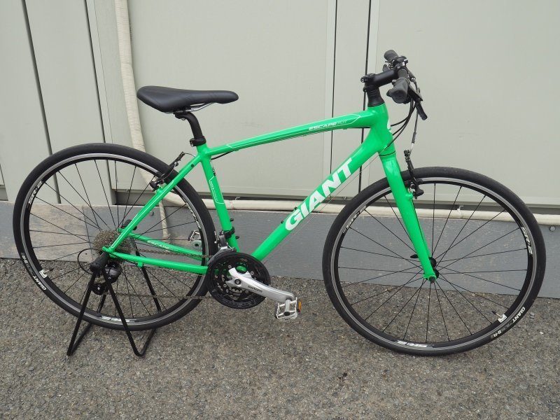 クロスバイク 700×28CGIANT ジャイアント ESCAPE エスケープ R3 GIANT