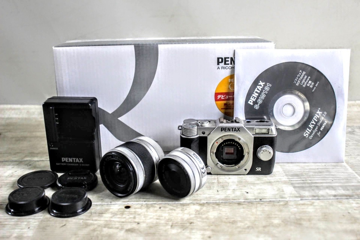No.1740　PENTAX Q10　ペンタックス　レンズ交換式デジタル一眼カメラ　レンズ（1：1.9 8.5㎜・1：2.8-4.5　5-15㎜）_1