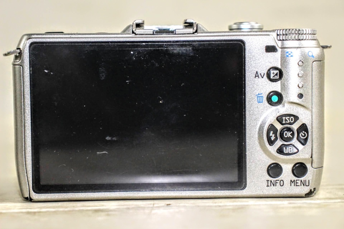 No.1740　PENTAX Q10　ペンタックス　レンズ交換式デジタル一眼カメラ　レンズ（1：1.9 8.5㎜・1：2.8-4.5　5-15㎜）_3