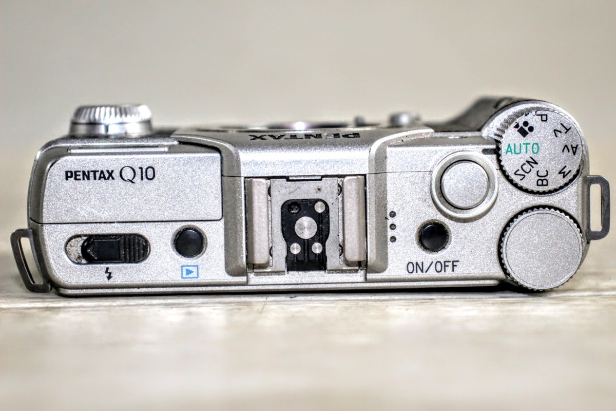 No.1740　PENTAX Q10　ペンタックス　レンズ交換式デジタル一眼カメラ　レンズ（1：1.9 8.5㎜・1：2.8-4.5　5-15㎜）_4