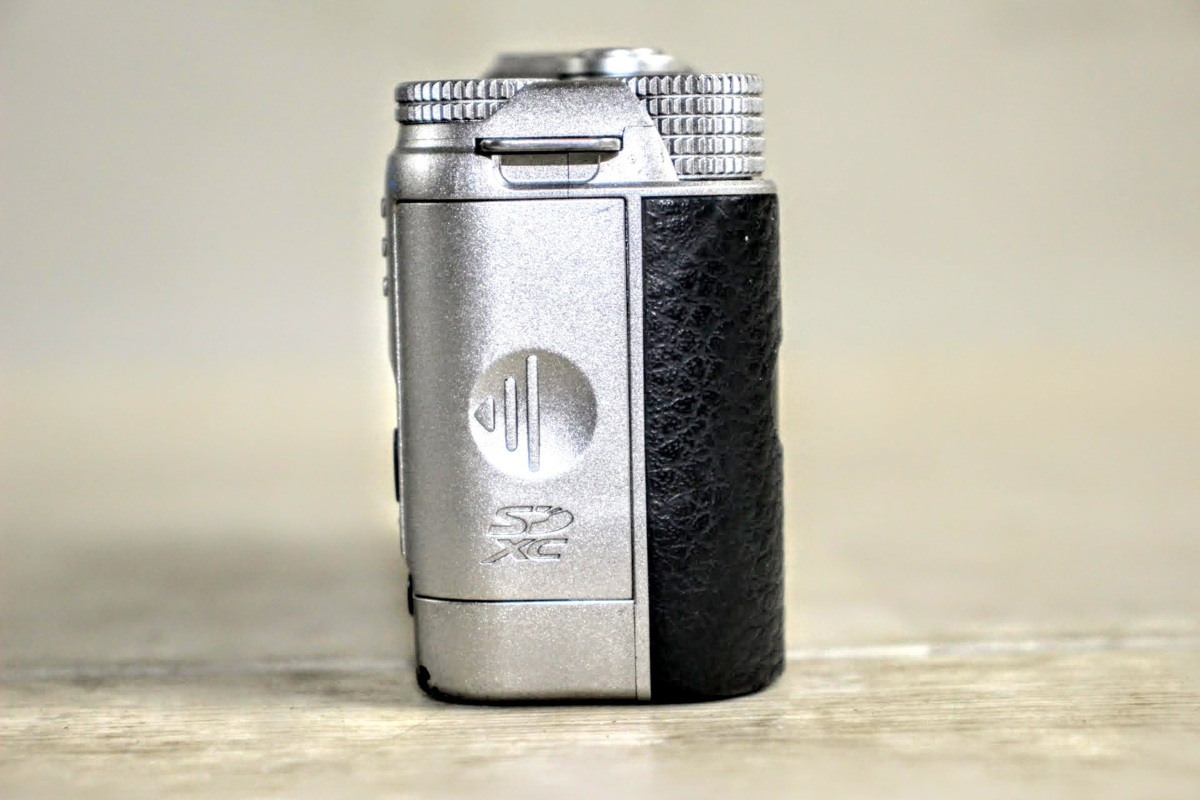 No.1740　PENTAX Q10　ペンタックス　レンズ交換式デジタル一眼カメラ　レンズ（1：1.9 8.5㎜・1：2.8-4.5　5-15㎜）_8