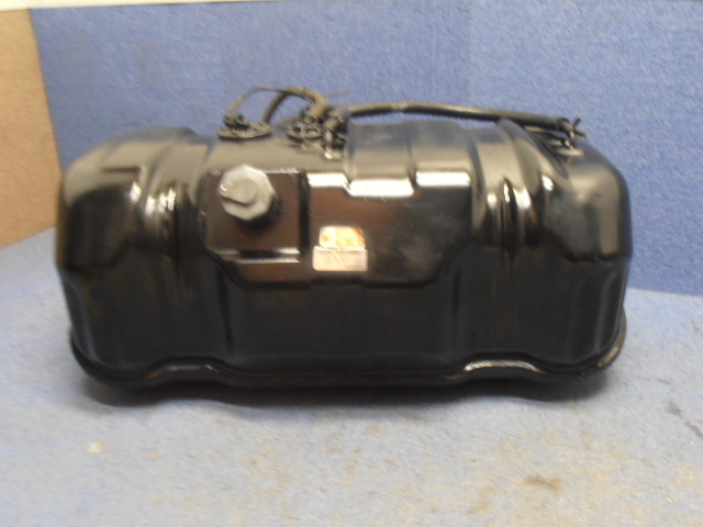 ★☆cg180170 NHS85 エルフ　中古フューエルタンク　63Ｌ　燃料タンク　 *4000　青森県☆★