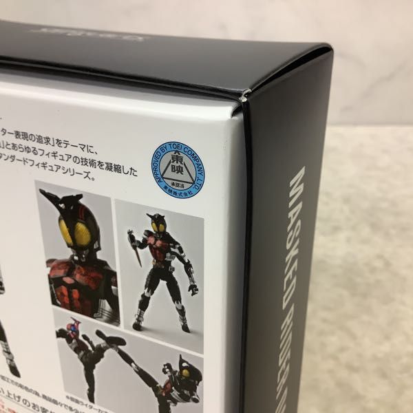 1円 魂ネイション16 バンダイ S H Figuarts 真骨彫製法 仮面ライダーカブト 仮面ライダーダークカブト 仮面ライダーカブト 売買されたオークション情報 Yahooの商品情報をアーカイブ公開 オークファン Aucfan Com