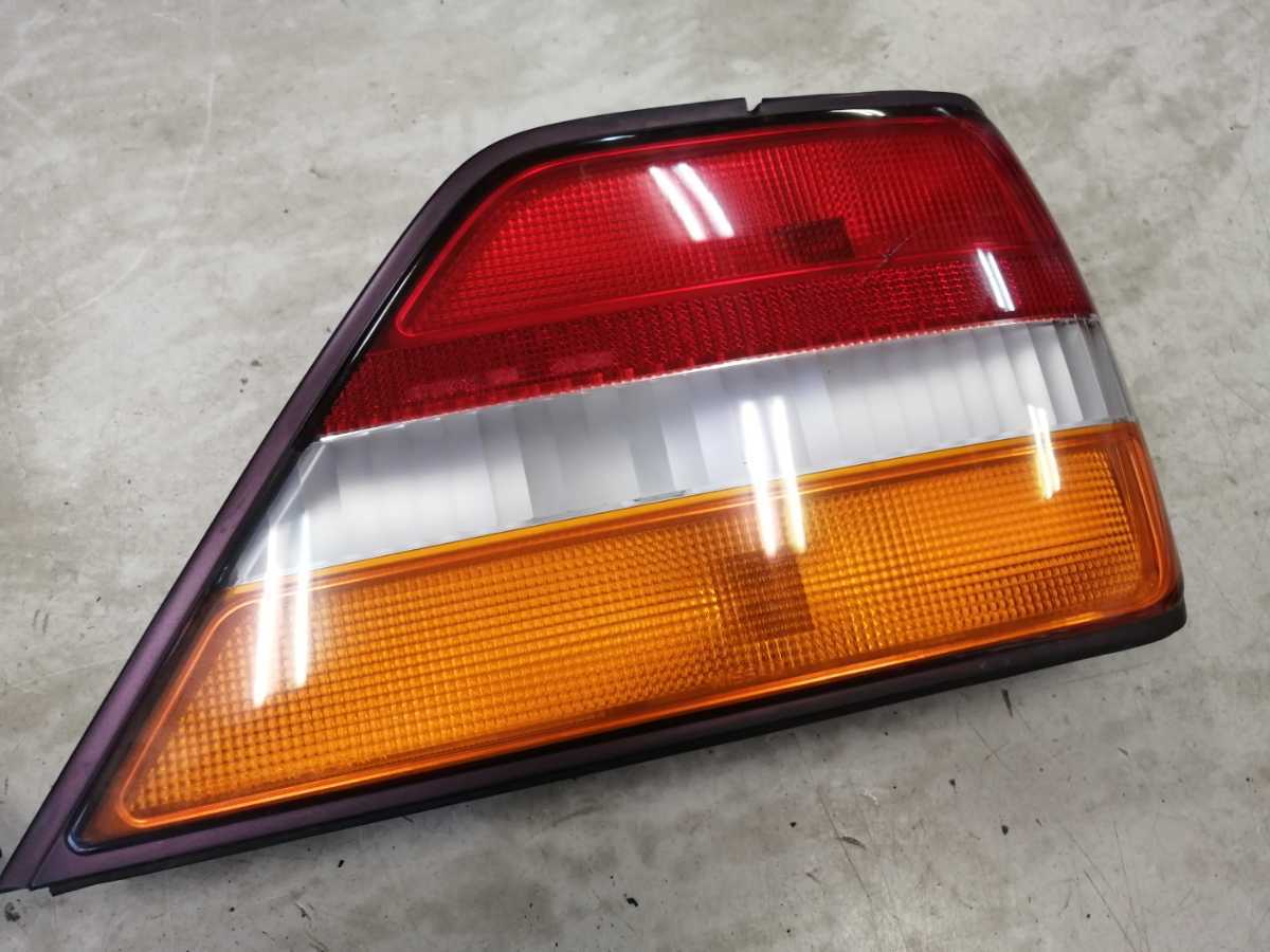 Y32セドリック純正テールランプ左右 中古品 Y32グロリア(テールライト 