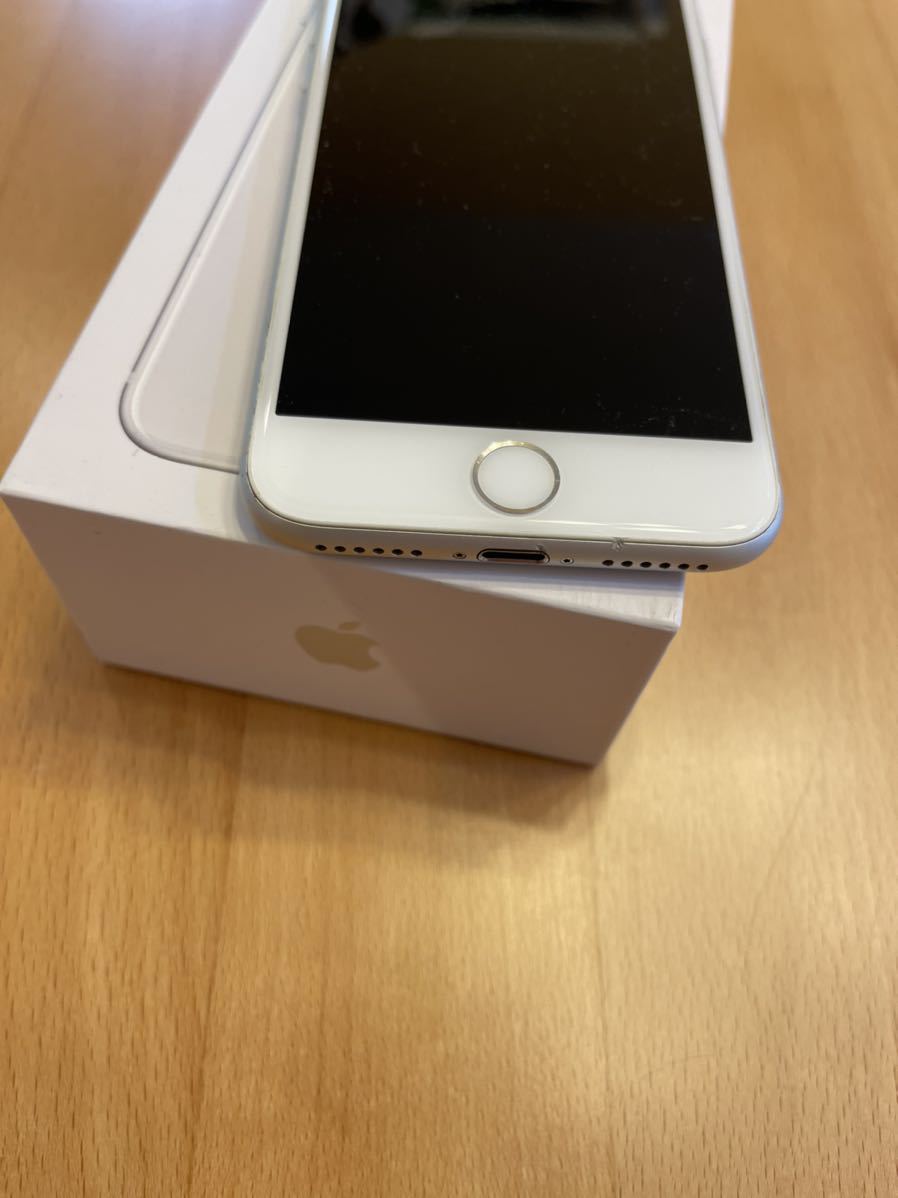 ☆激安早い者勝ち！送料無料 美品 箱付 おまけ付 iPhone8 64GB 
