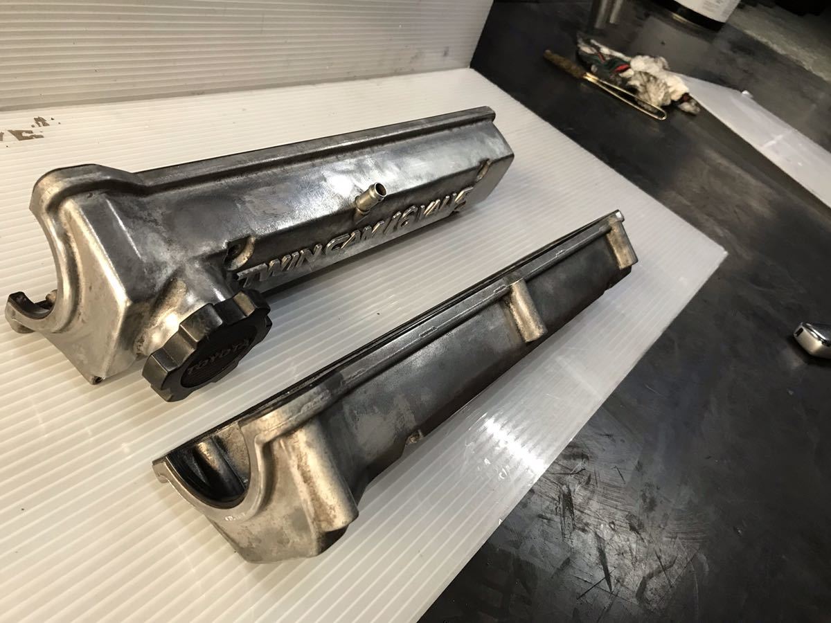 4A-G タペットカバー カムカバー ヘッドカバー 中古です。AE86 用4AG