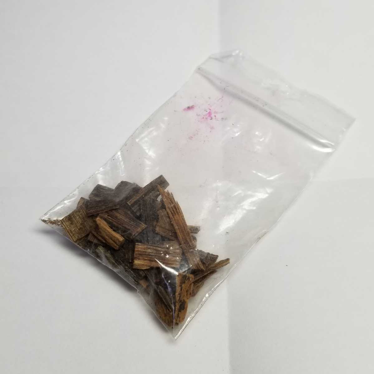 香木③【約2.8g】老舗松栄堂｜沈香？伽羅？｜細かい木片角割など｜お香