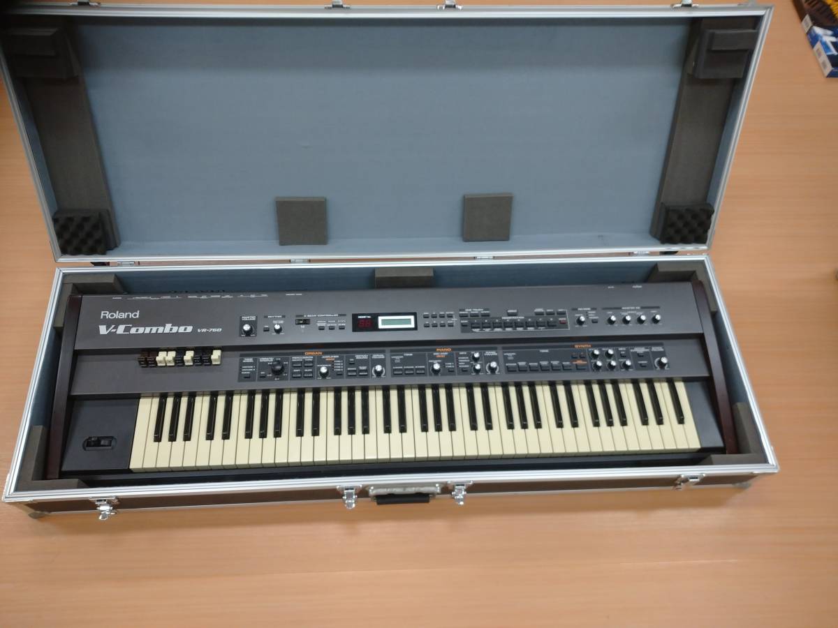 Roland ローランド V Combo Vr 760 オルガン シンセ ピアノ ハードケース付き Srxボード付 ジョンロード ローランド 売買されたオークション情報 Yahooの商品情報をアーカイブ公開 オークファン Aucfan Com