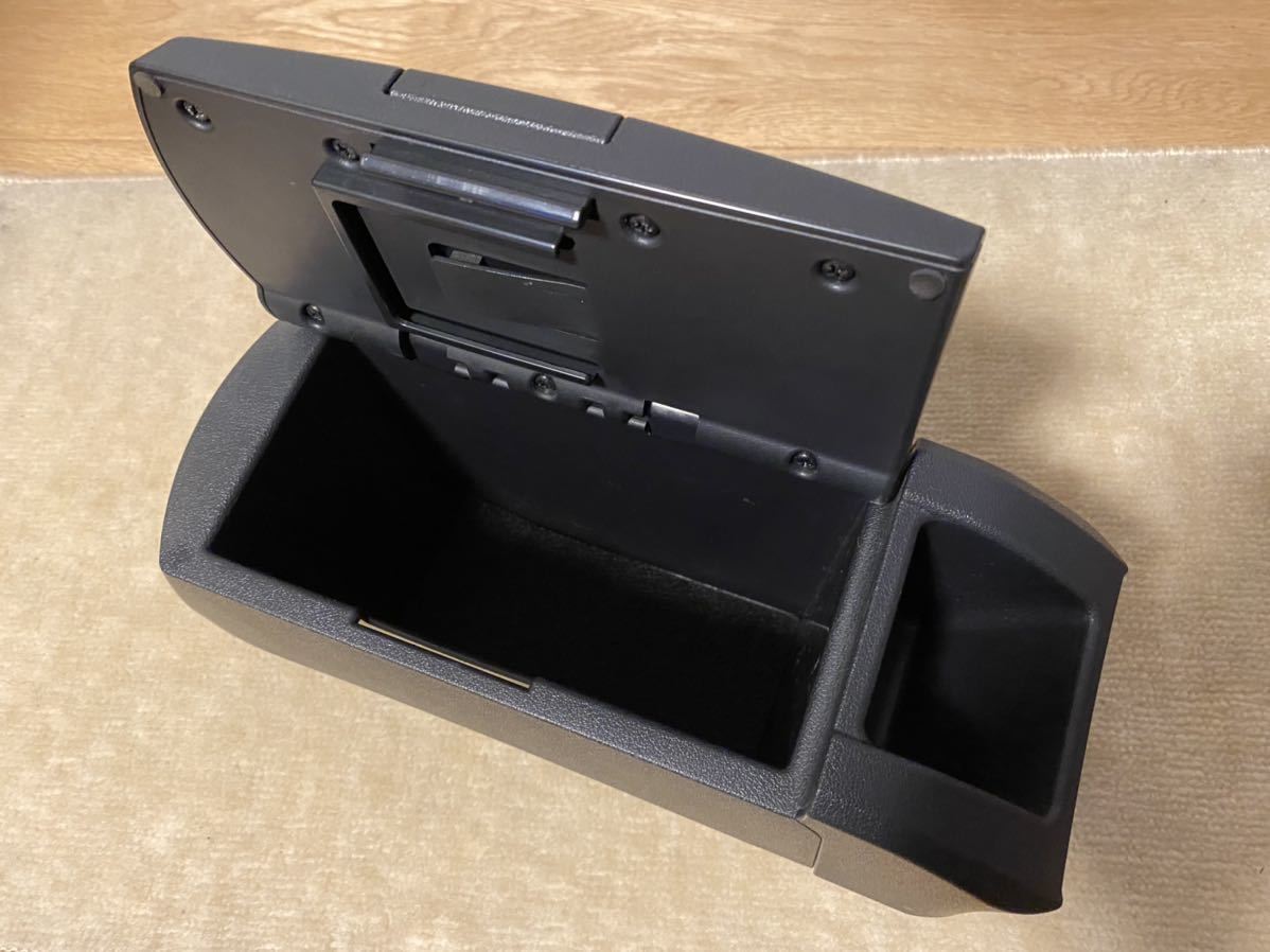 ラクティス | トヨタ純正オプションセンターコンソールボックス NCP100