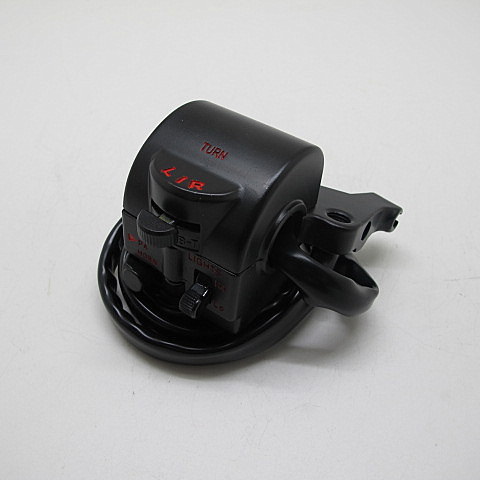 【驚きの破格値，得価】 CB400F リプロダクション ウインカースイッチ 0405(ホンダ用)｜売買されたオークション情報、yahooの商品情報をアーカイブ公開 - オークファン オートバイメーカー別