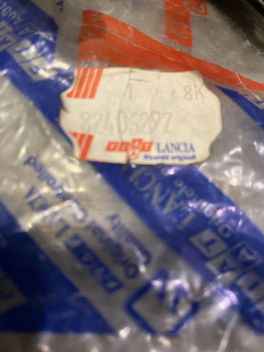 お買い得，限定セール 新品　純正　ランチア　デルタ　ヒーターバルブ　LANCIA DELTA 82406297 Heater Valve Integrale & Evolution Lancia