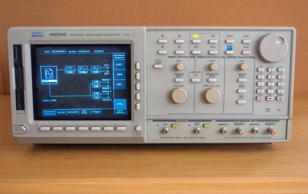 Tektronix AWG610 Arbitrary Waveform | Generator 2.6GS&frasl;s 2.6GS&frasl;s, Single-channel GS&frasl;s, (2.6 - Channel 2.6 Single Mouser