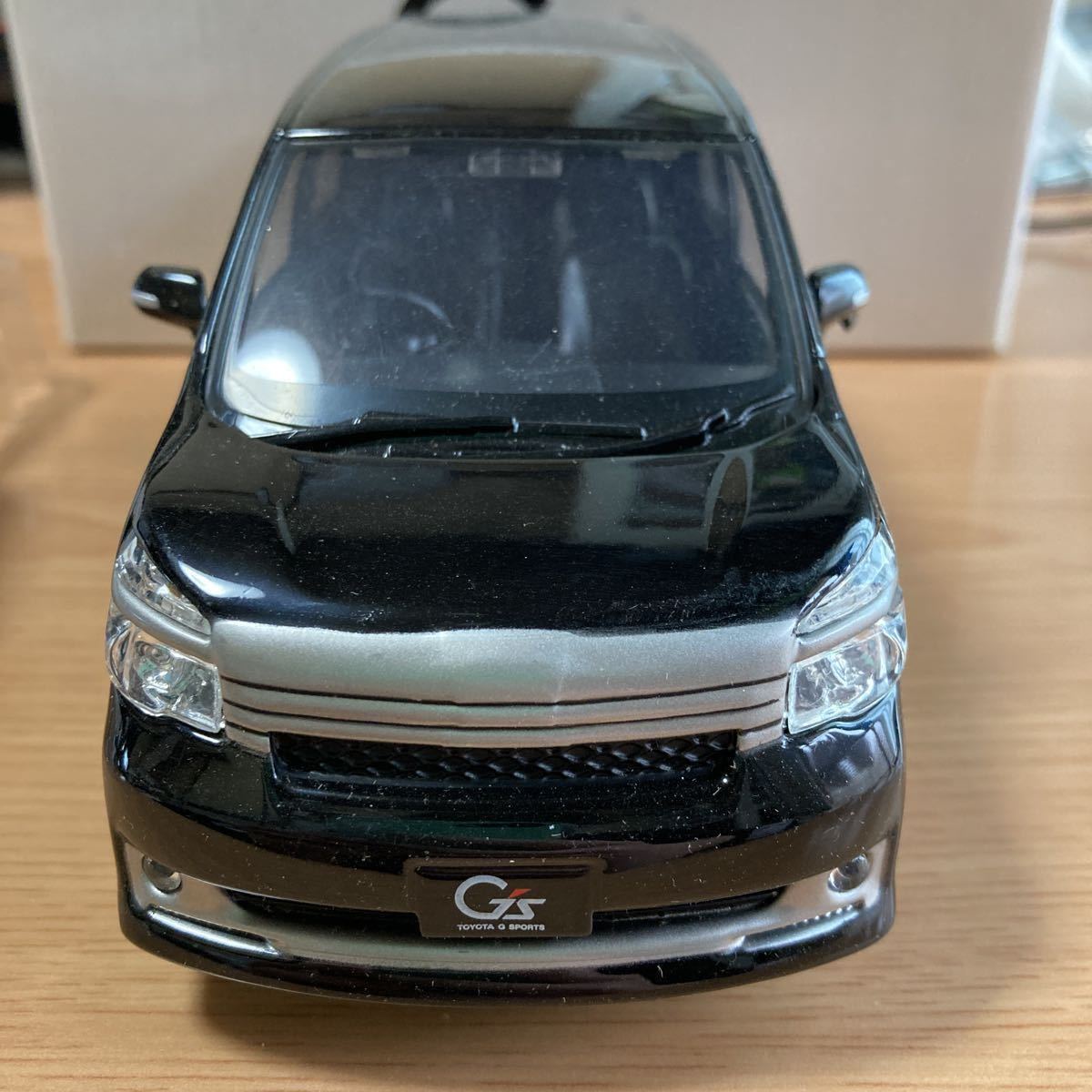 トヨタカラーサンプル(非売品)1/30 トヨタ ヴォクシー 70系後期 ZS G